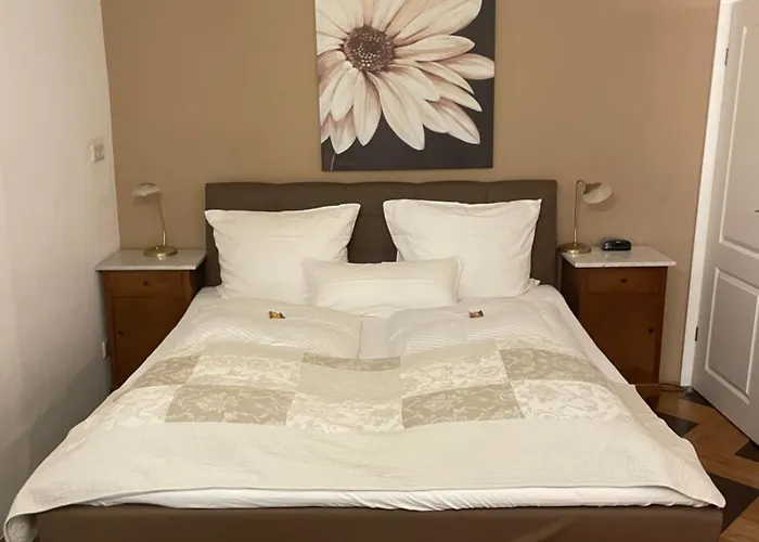 Zum Burggraf 3* 诺伊莱宁恩