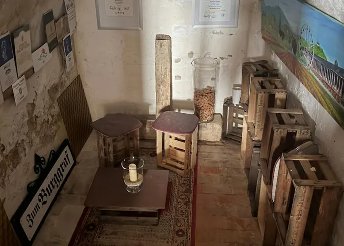 Zum Burggraf 3* 诺伊莱宁恩